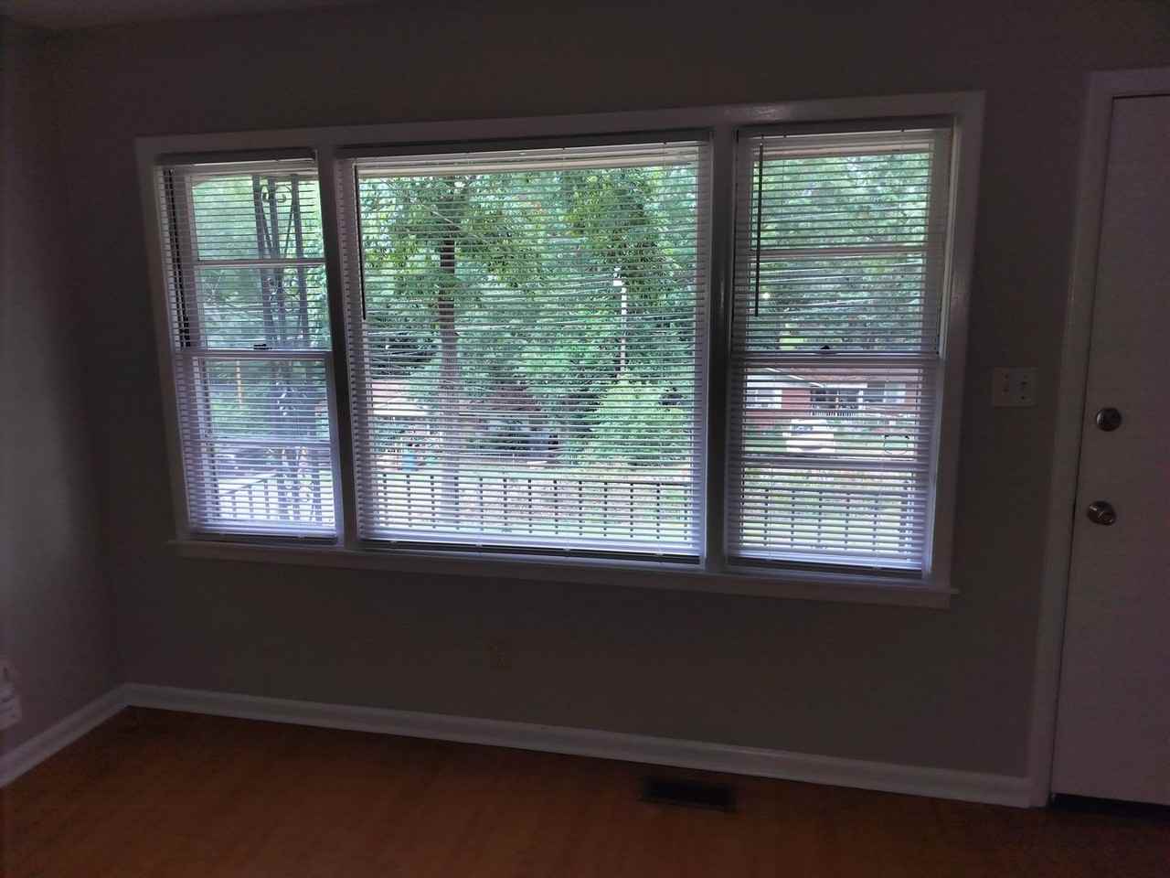 6025 Dahlgren Ave - Photo 6 of 11