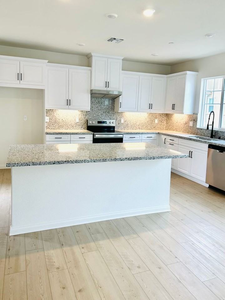 8558 Cougar Ct - Photo 2 of 7