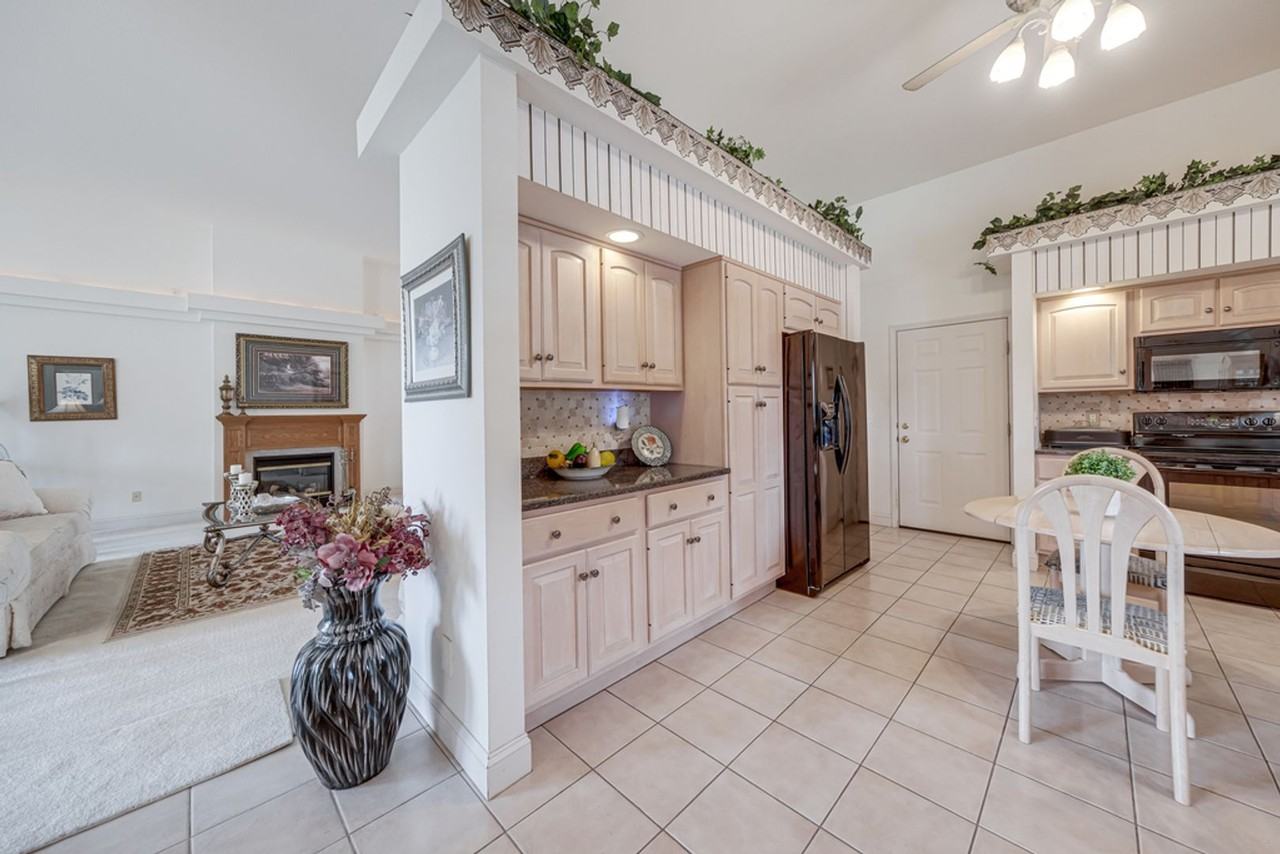 2923 Rutherford Dr - Photo 3 of 48