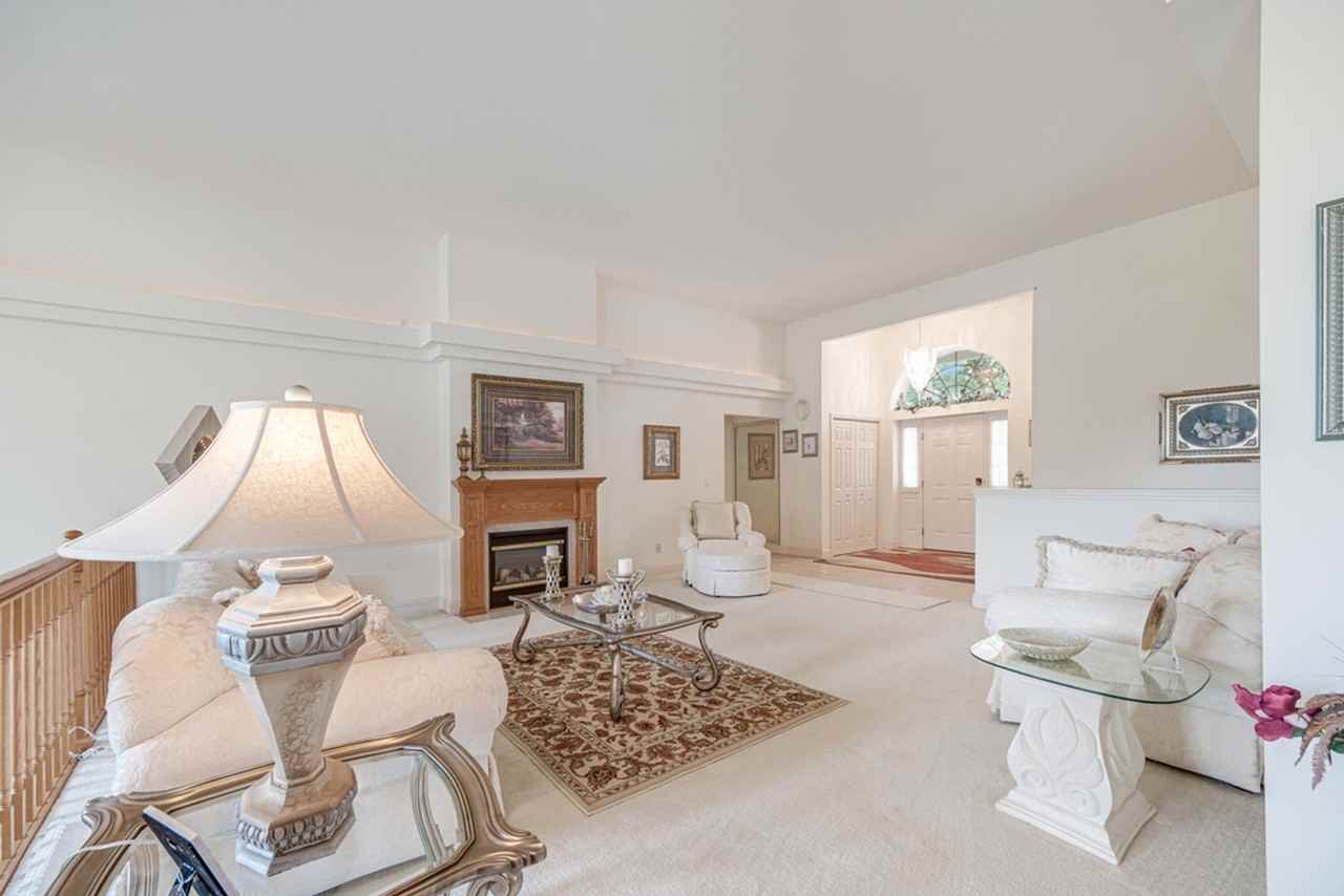 2923 Rutherford Dr - Photo 7 of 48