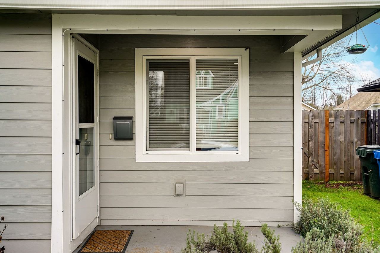 1130 14th St Ne - Photo 4 of 28