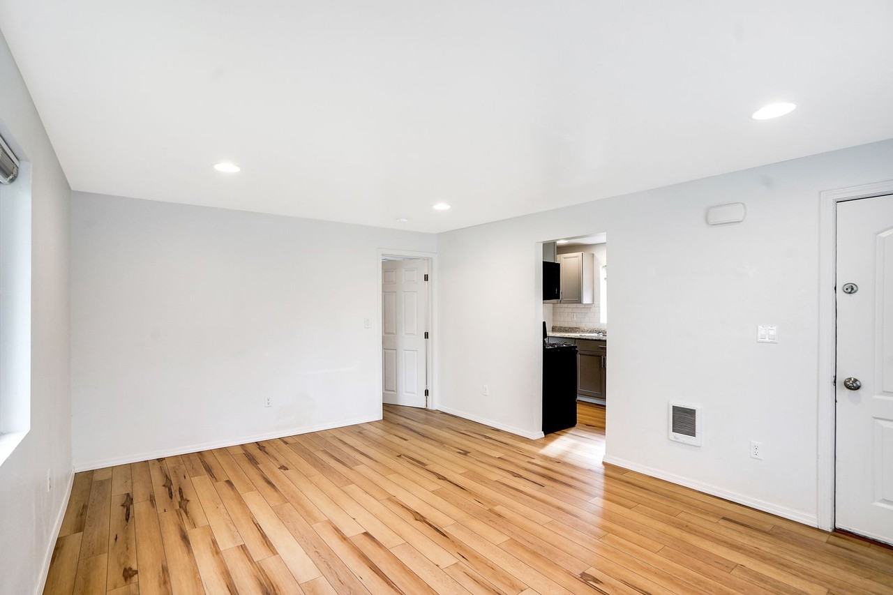 1130 14th St Ne - Photo 7 of 28