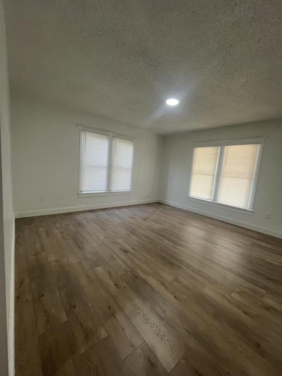 126 S Waterloo Ave - Photo 6 of 14