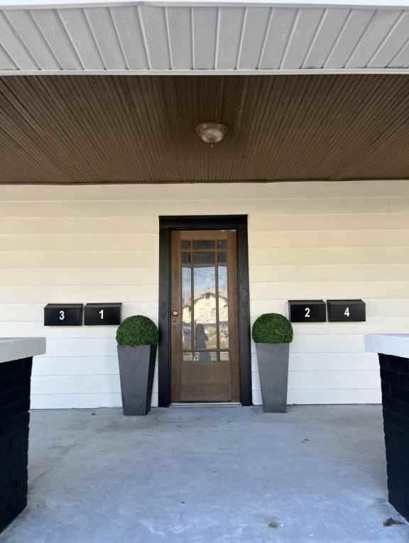 126 S Waterloo Ave - Photo 7 of 14