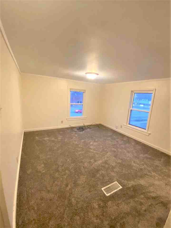 720 E Church St - Photo 3 of 8