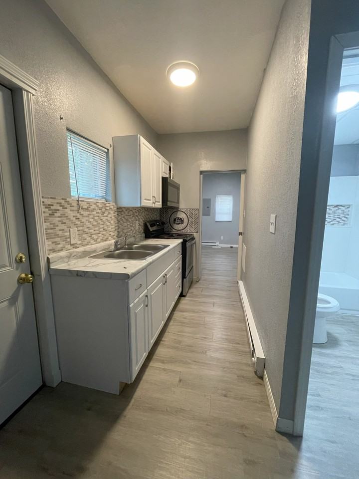 537 Potter St #1 - Photo 6 of 11
