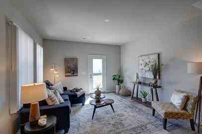 650 Mckay Way - Photo 2 of 9