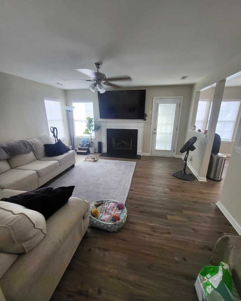 959 Woodcreek Dr - Photo 2 of 20