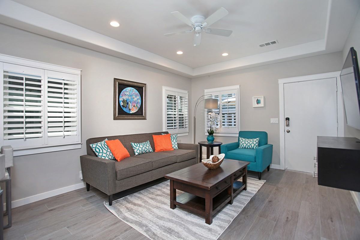 819 Dover Ct #1 - Photo 4 of 16