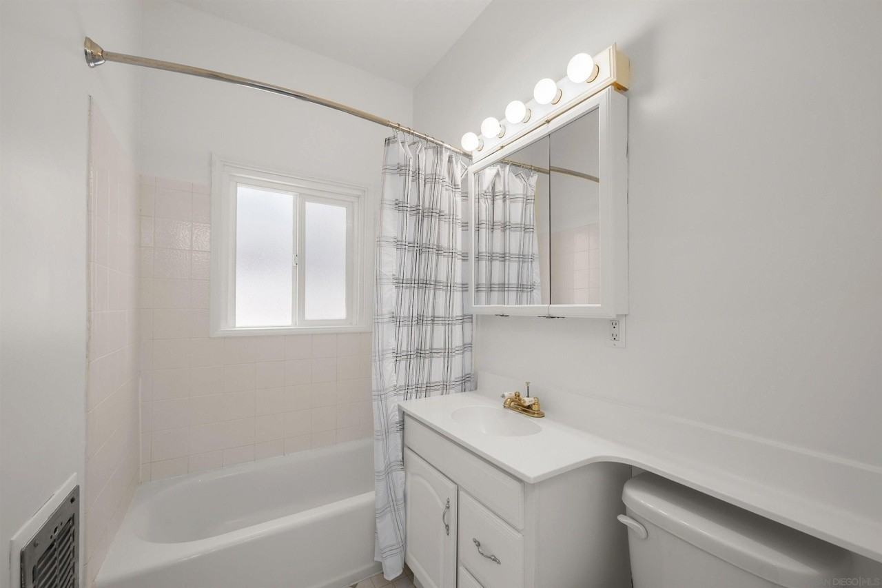 1430 Upas St #1 - Photo 7 of 20