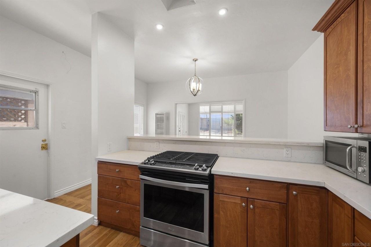 1430 Upas St #1 - Photo 7 of 20