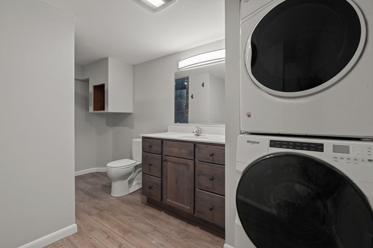 815 N Roosevelt Ave - Photo 3 of 11