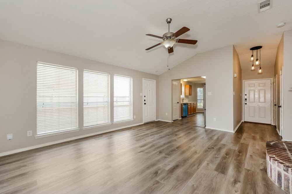 5904 Heatherglen Ter - Photo 3 of 16