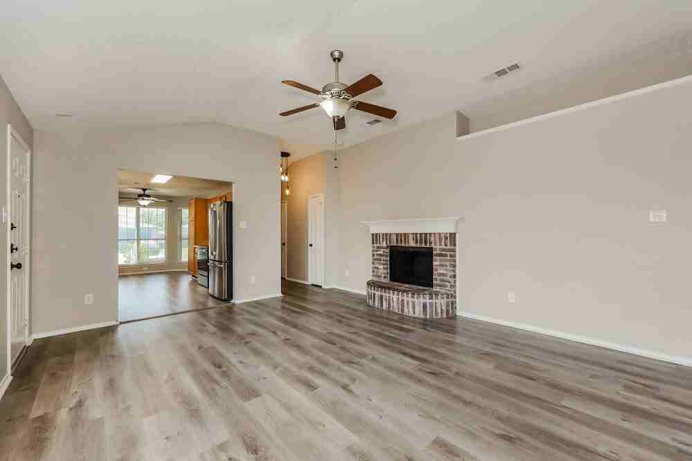 5904 Heatherglen Ter - Photo 4 of 16