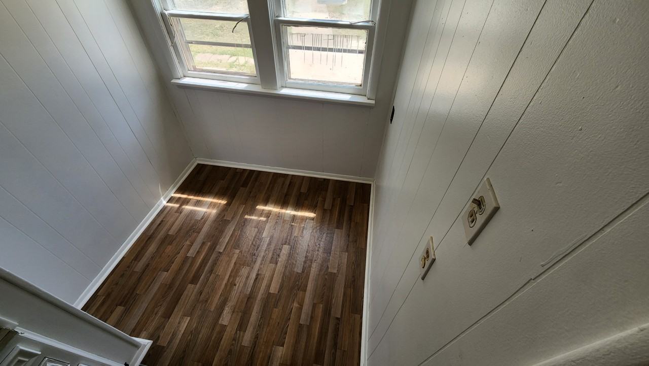 720 S 11th St - Photo 3 of 10