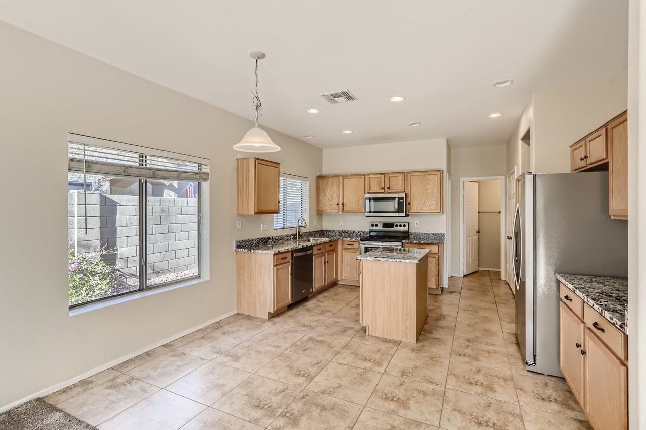 3543 W Steinbeck Ct - Photo 4 of 32