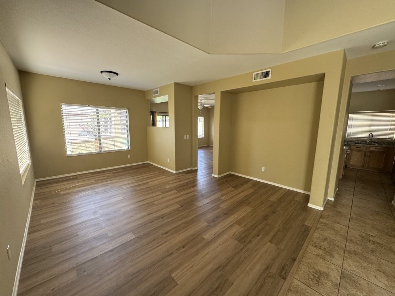 3543 W Steinbeck Ct - Photo 5 of 32