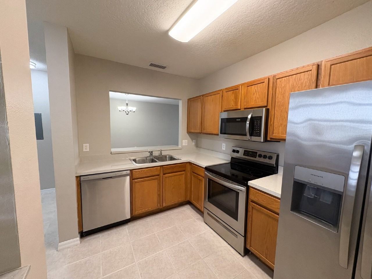 9529 Newdale Way Apt 201 - Photo 4 of 19