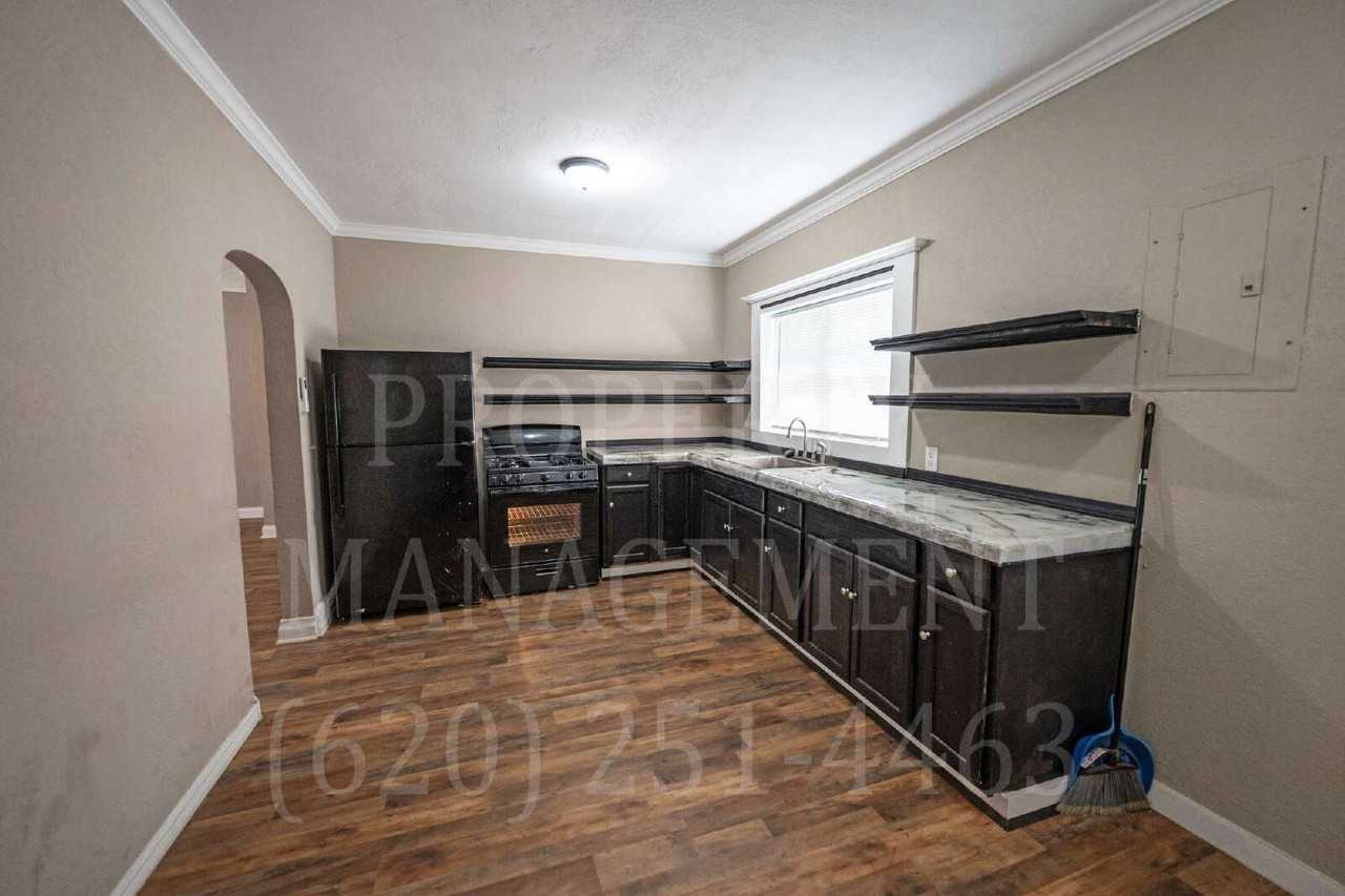 109 N Buckeye St - Photo 2 of 15