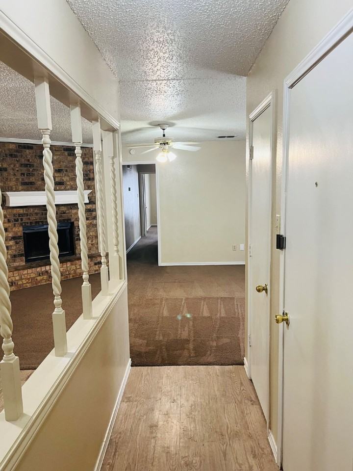 6815 Iola Ave - Photo 3 of 13