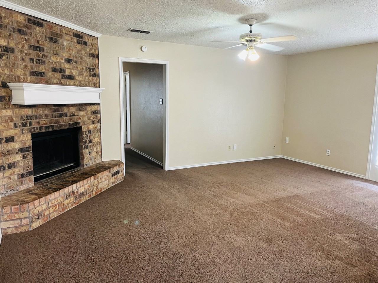 6815 Iola Ave - Photo 6 of 13