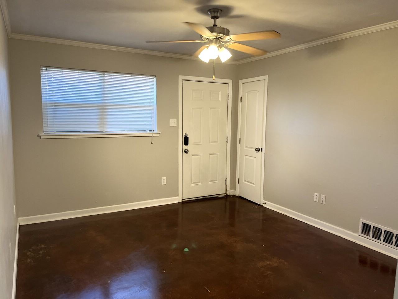 2423 22nd Pl #B - Photo 4 of 15
