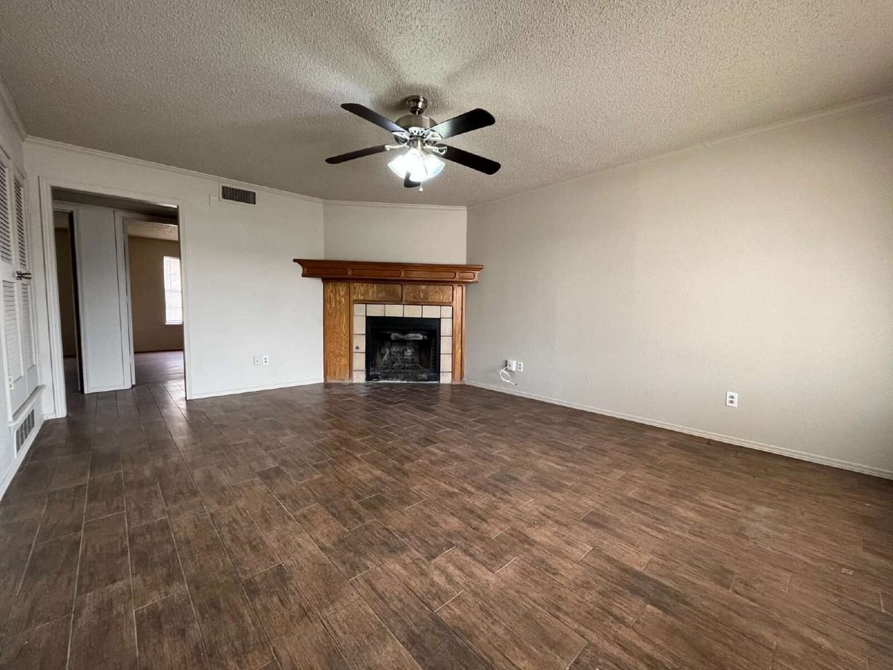 7405 Waco Ave - Photo 2 of 9