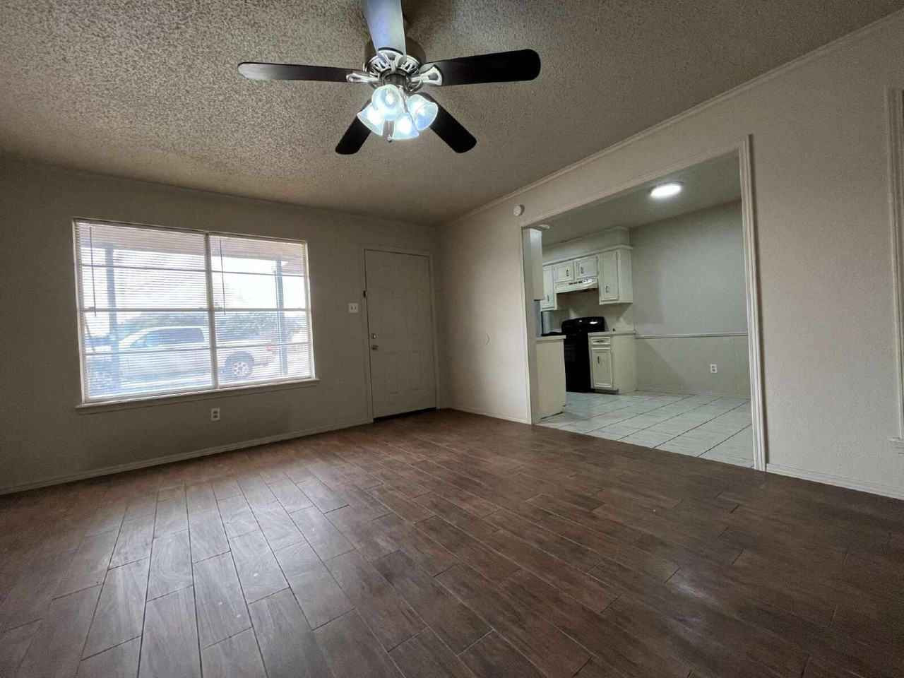 7405 Waco Ave - Photo 3 of 9