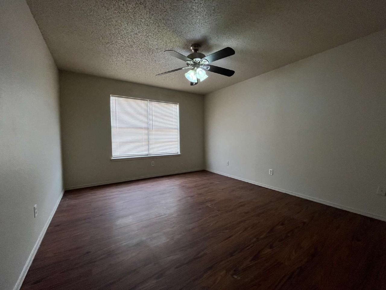 7405 Waco Ave - Photo 6 of 9