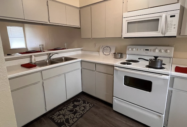 500 Burton Ave #3 - Photo 3 of 9