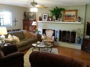 110 Winchester Ct - Photo 2 of 7