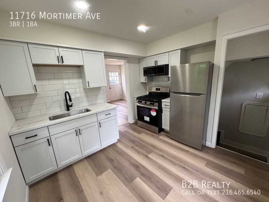 11716 Mortimer Ave - Photo 2 of 15