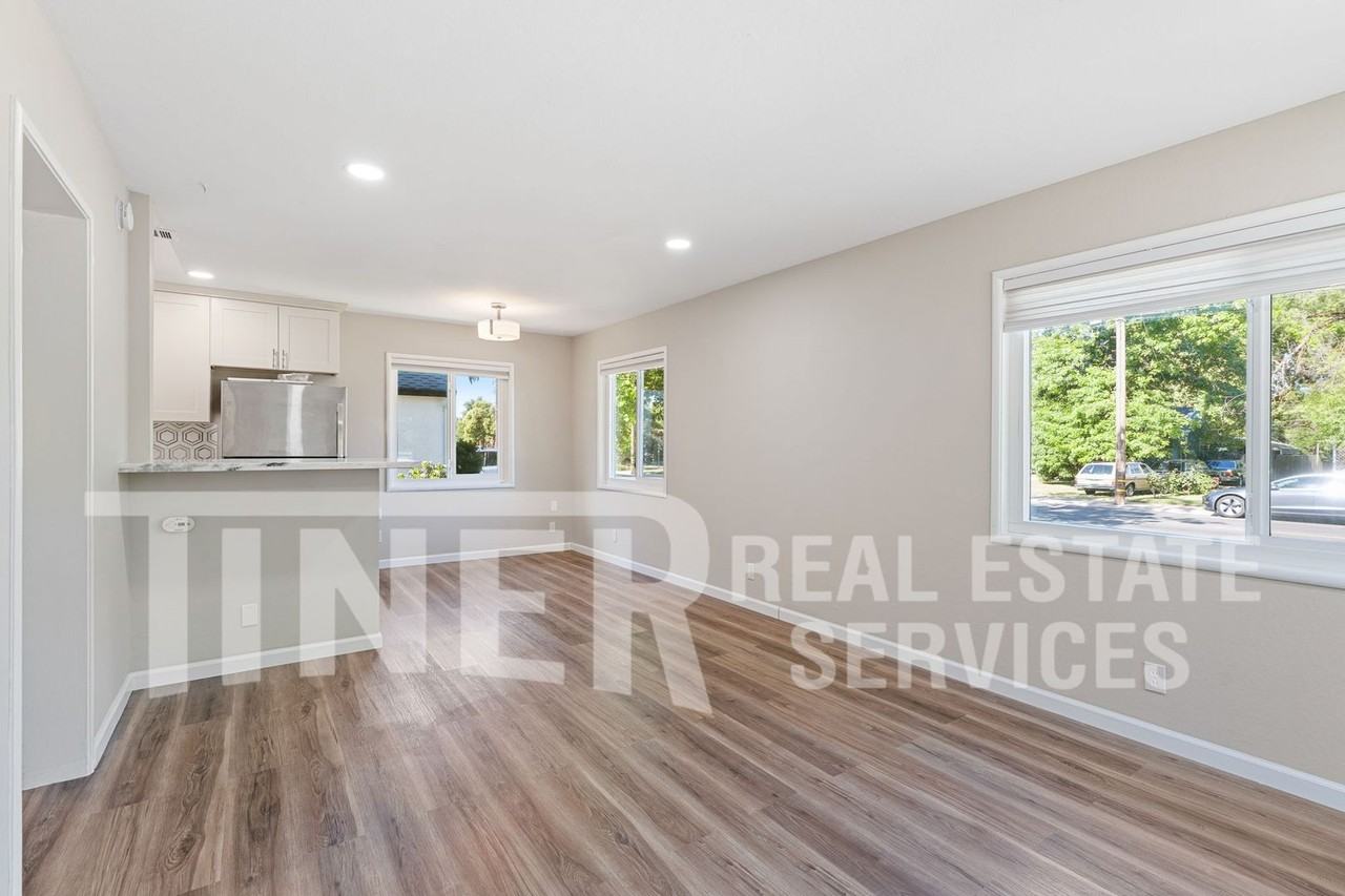 2717 59th St - Photo 2 of 18