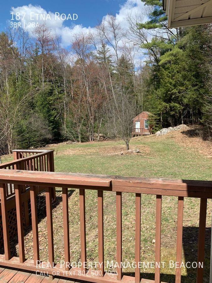 187 Etna Rd - Photo 3 of 20