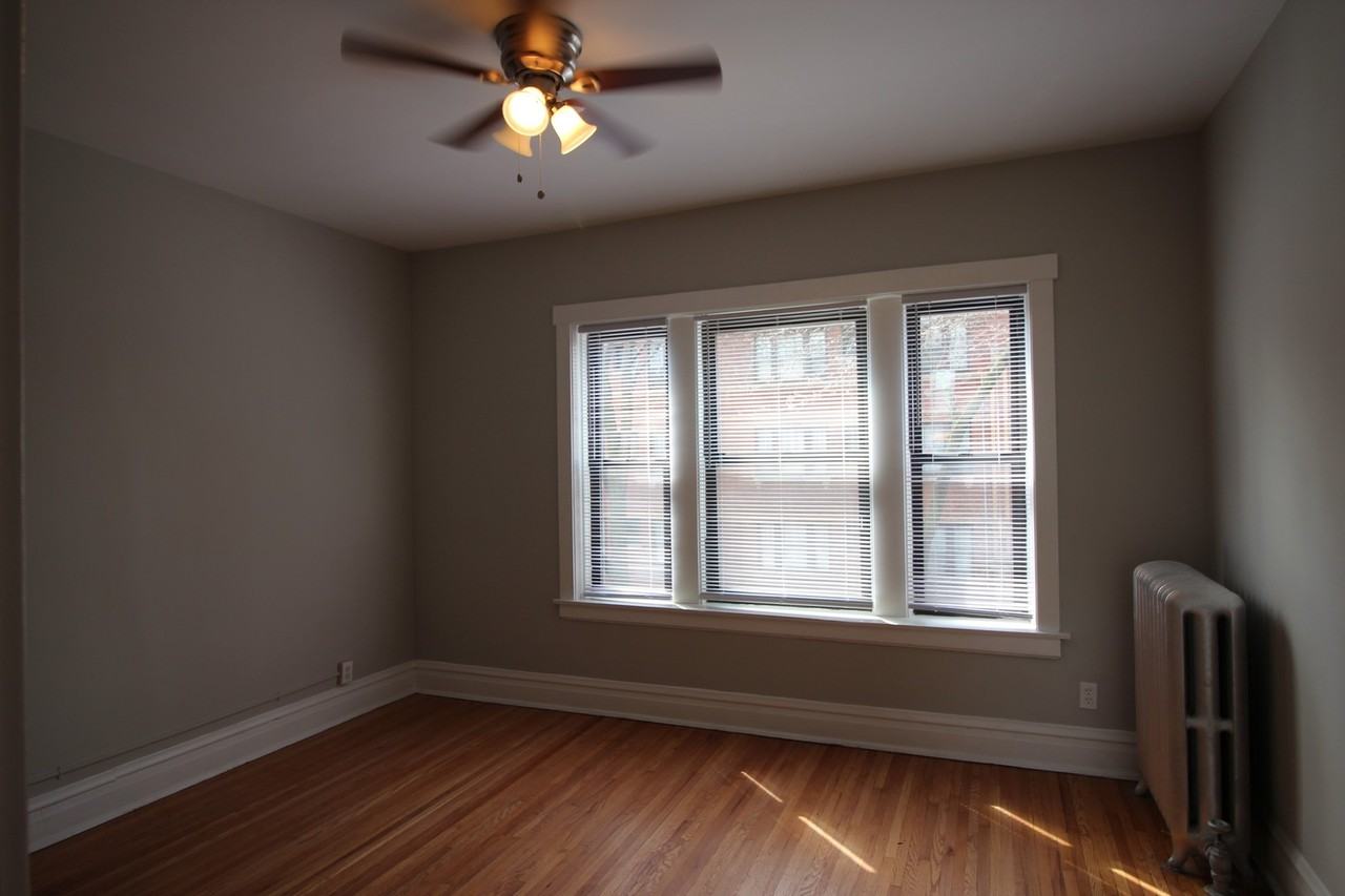 4413 N La Crosse Ave #4411-3 - Photo 2 of 9