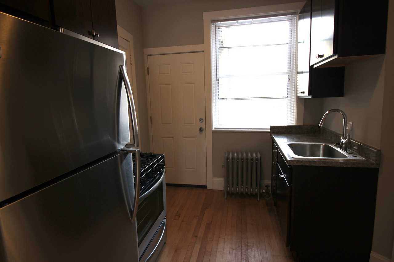 4413 N La Crosse Ave #4411-3 - Photo 5 of 9
