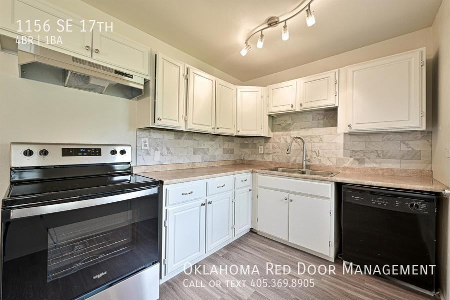 1156 Se 17th St - Photo 3 of 26