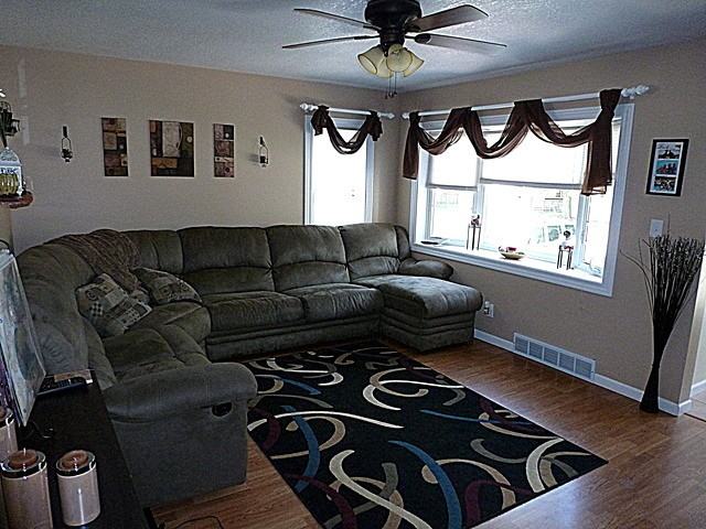 176 N Madison Ave - Photo 2 of 17