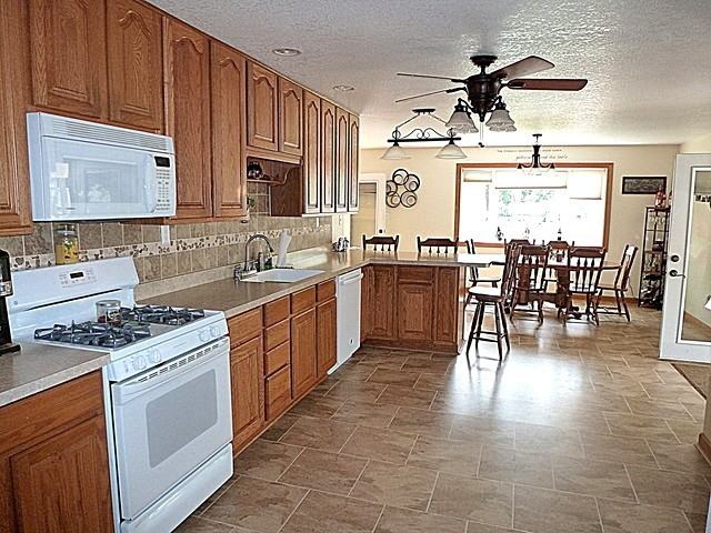 176 N Madison Ave - Photo 3 of 17