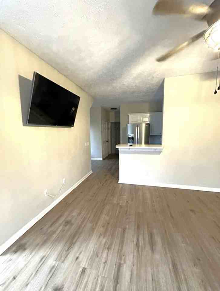 105 Tomlinson Dr #1 - Photo 3 of 19
