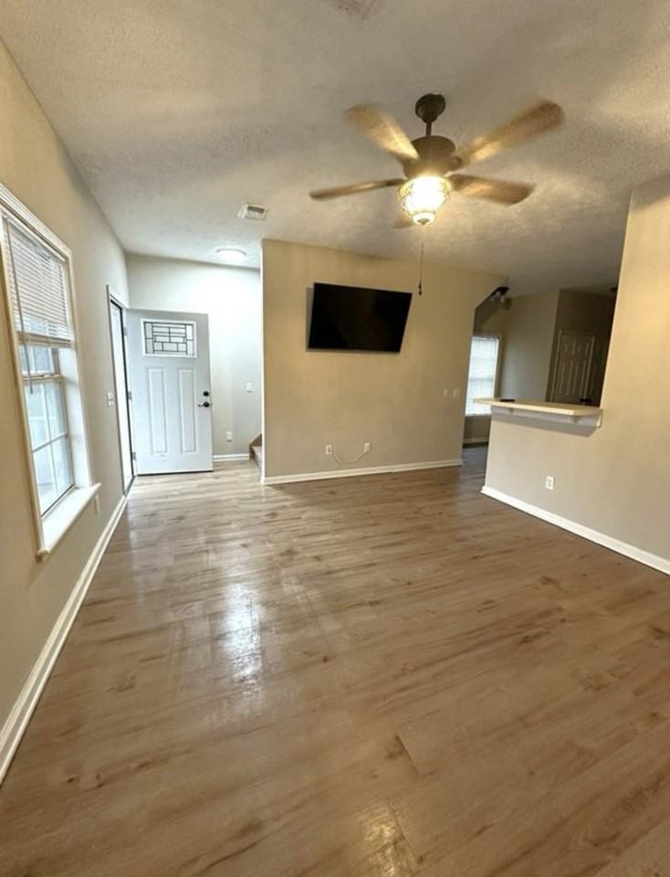 105 Tomlinson Dr #1 - Photo 4 of 19