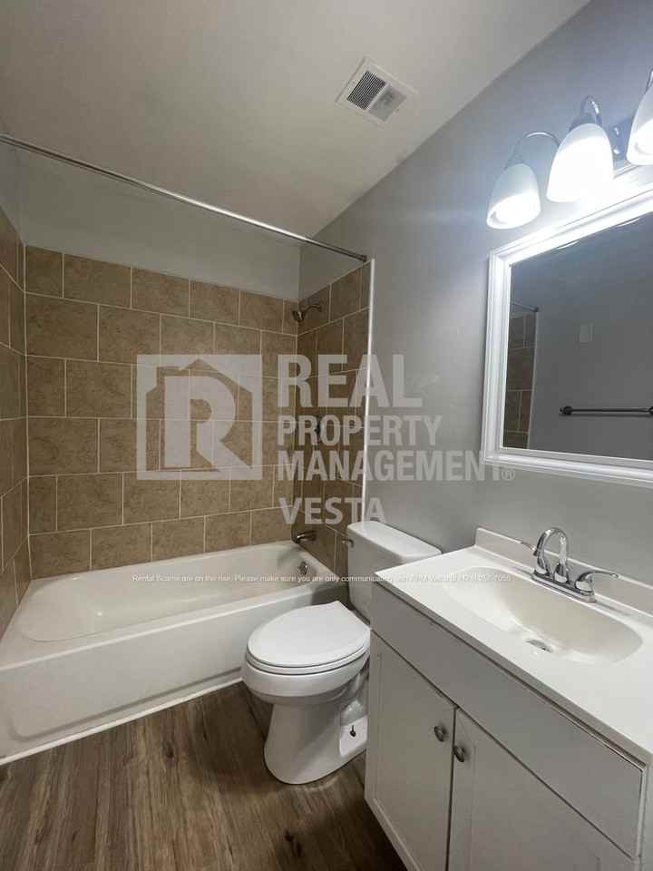 406 Russell Pkwy #8 - Photo 7 of 11