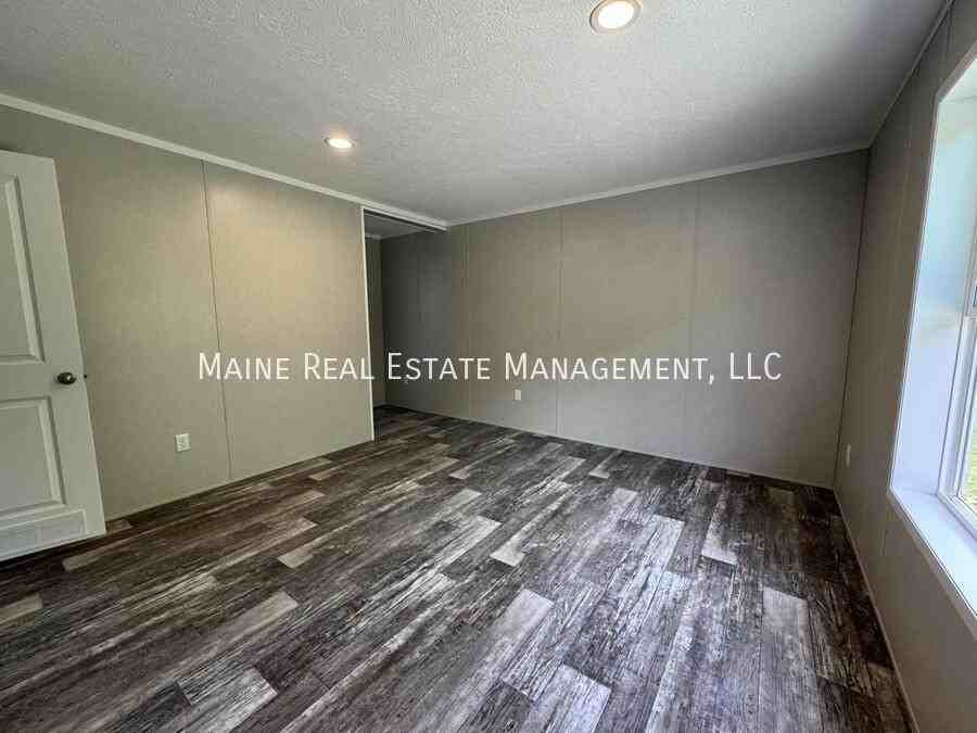 154 A St - Photo 3 of 14