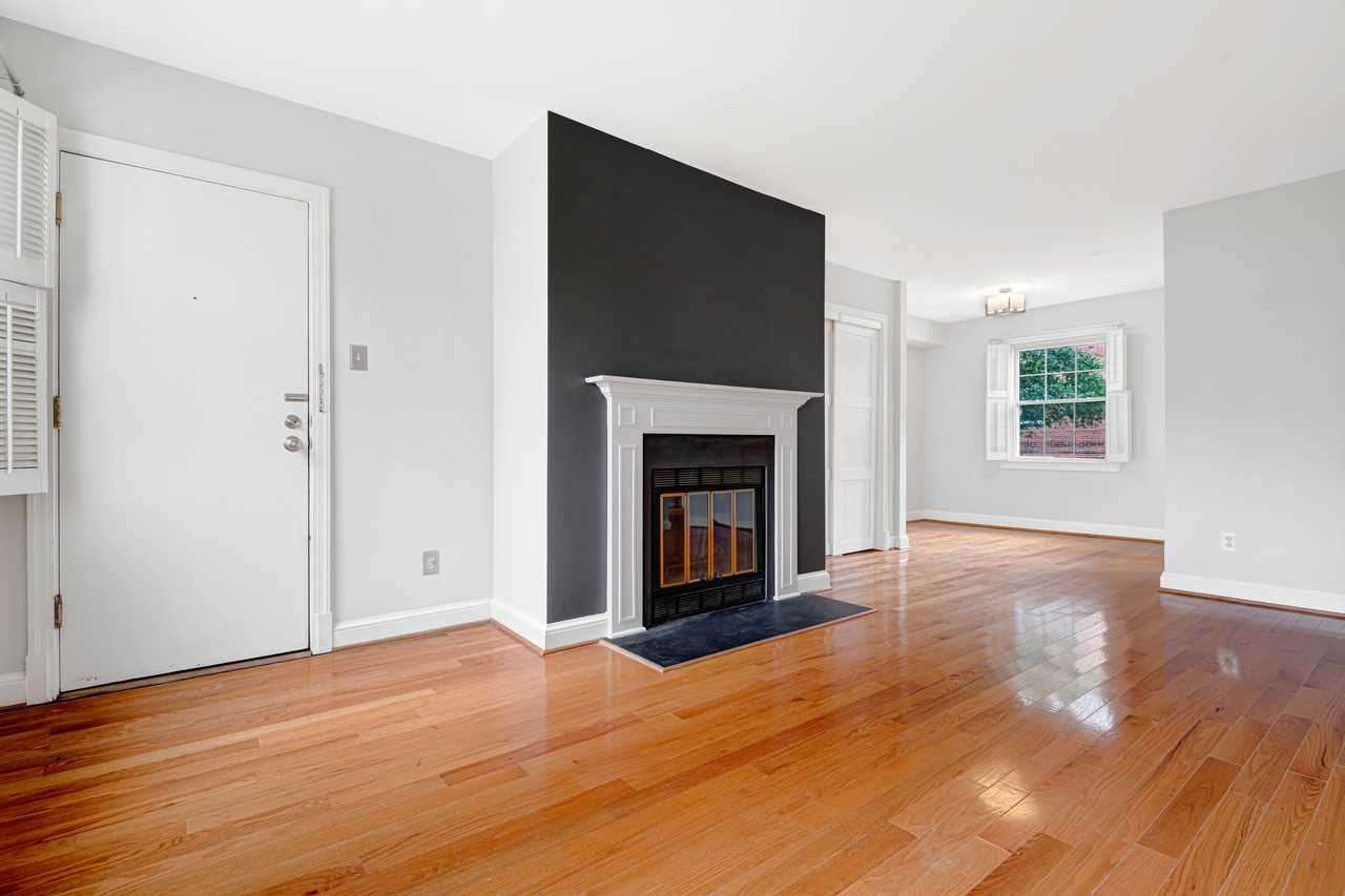 2711 Arlington Blvd #102 - Photo 2 of 12