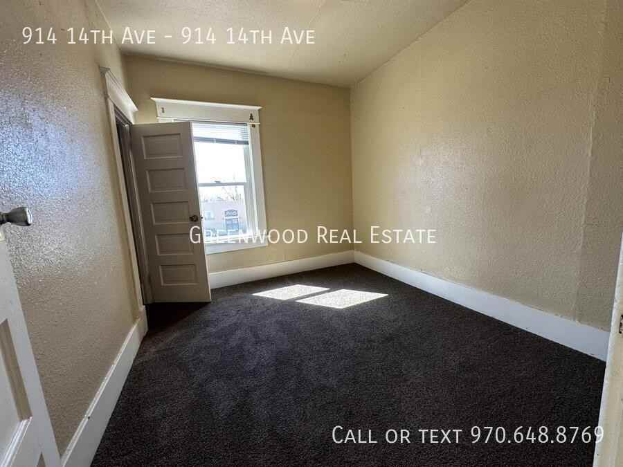914 14th Ave - Photo 3 of 8
