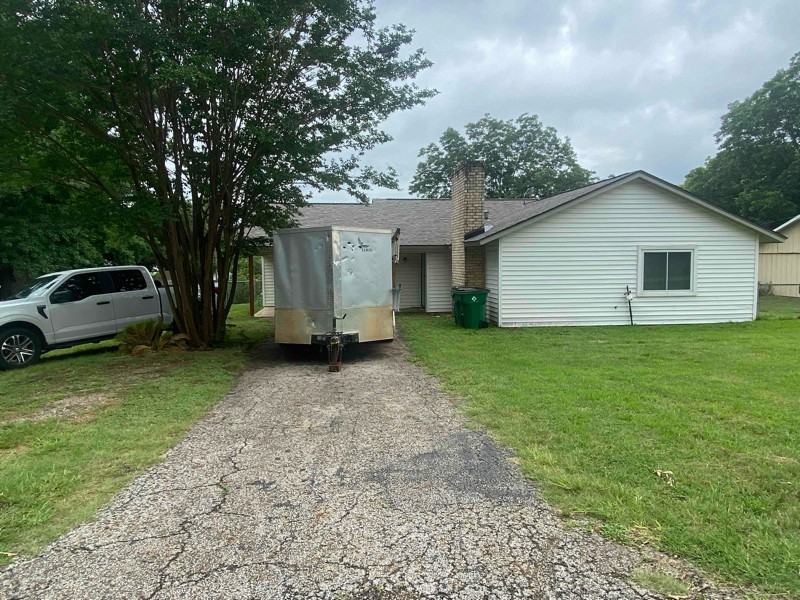 301 1st St #1216SQFT - Photo 2 of 18