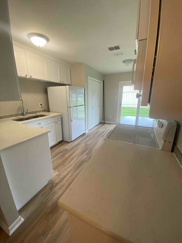 301 1st St #1216SQFT - Photo 6 of 18