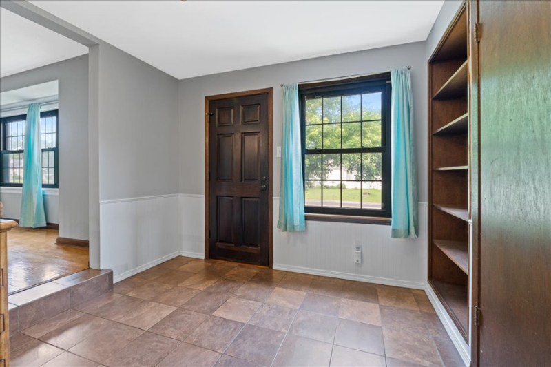 8716 New Hampshire Ave - Photo 2 of 20