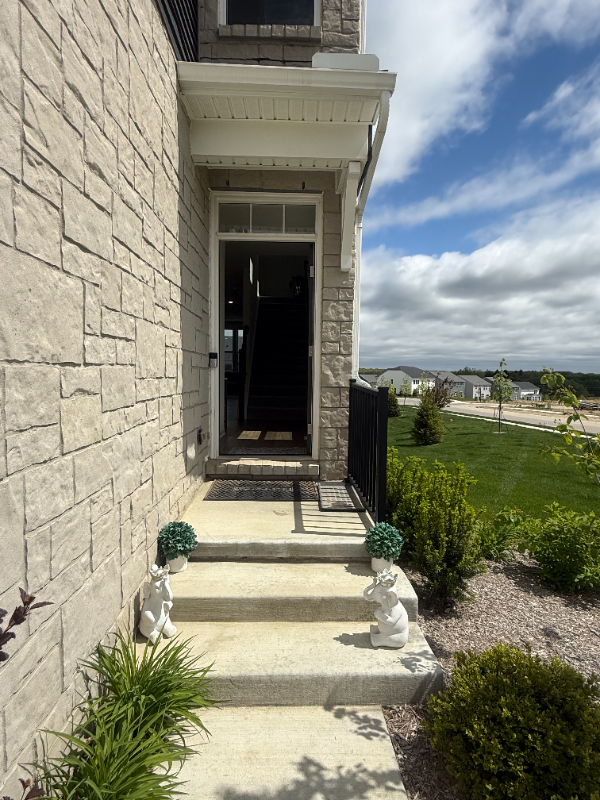 1420 Arcadia Dr - Photo 2 of 20