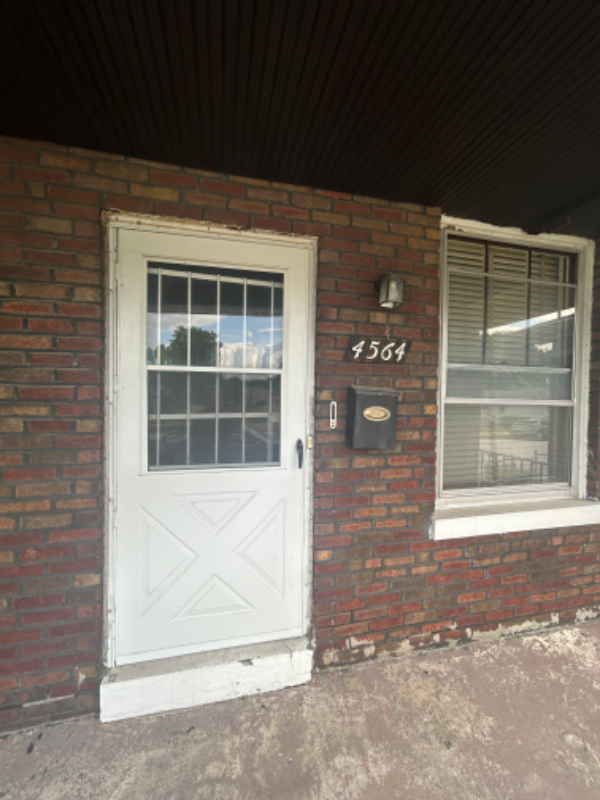 4564 Emerson Ave - Photo 3 of 6